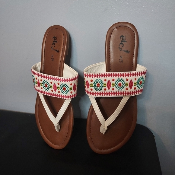 Rue 21 Etc! Aztec Print Sandals Size 7/8 M - Picture 1 of 11